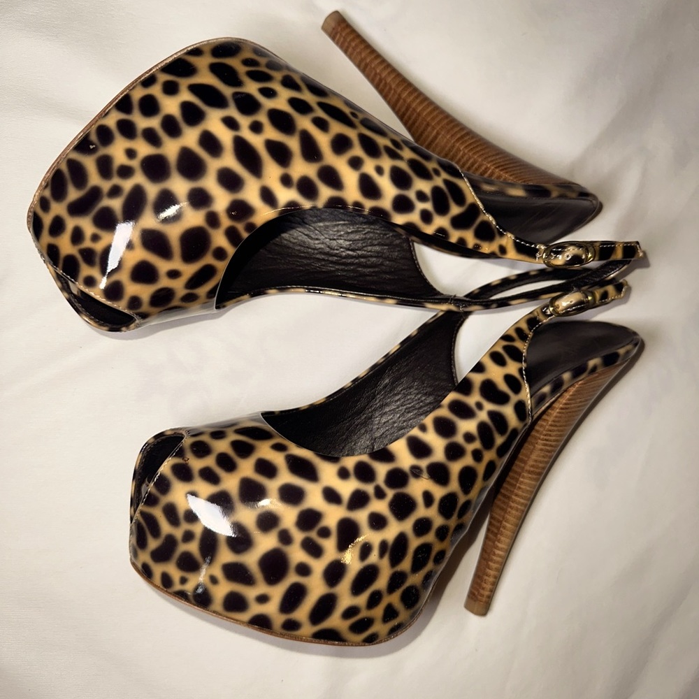 Giuseppe zanotti rare hidden platform peep toe heels.